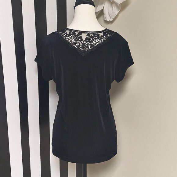 Chico's: Black Laced Style Trimmed Tee Size 1 - Picture 2 of 3